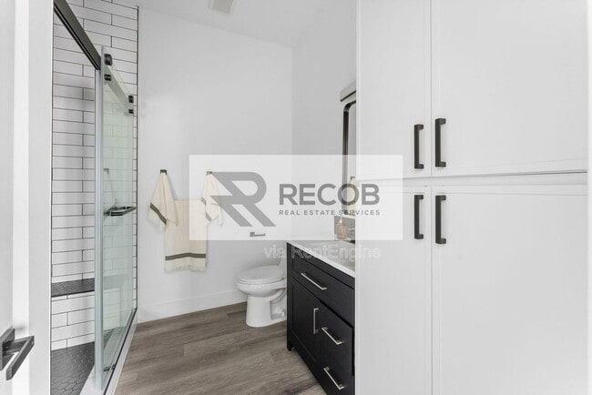 Foto del edificio - 2722 Nye St