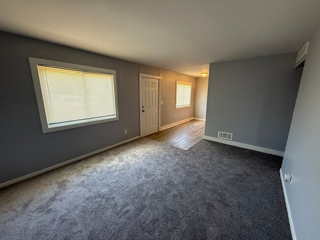 Building Photo - 319 S Anderson Ave