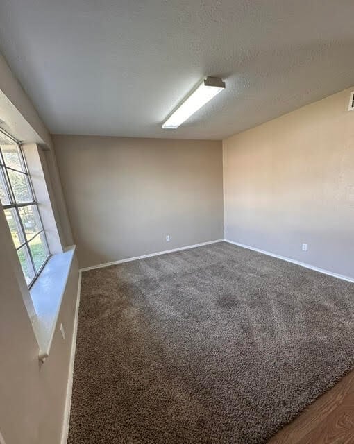Building Photo - 17210 Woodburn Dr