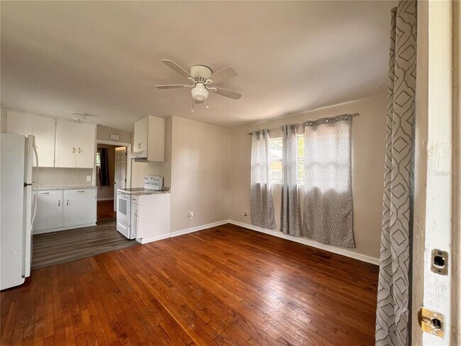 Foto del edificio - 846 E Walnut St