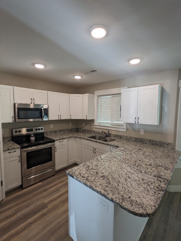 Building Photo - 231 150