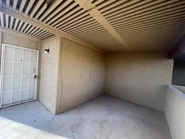 Foto del edificio - 362 Riverfront Dr