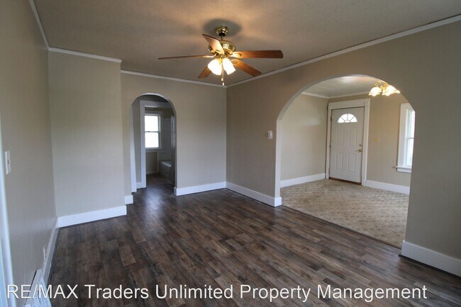 Building Photo - 3 br, 1 bath House - 121 Pershing Pl