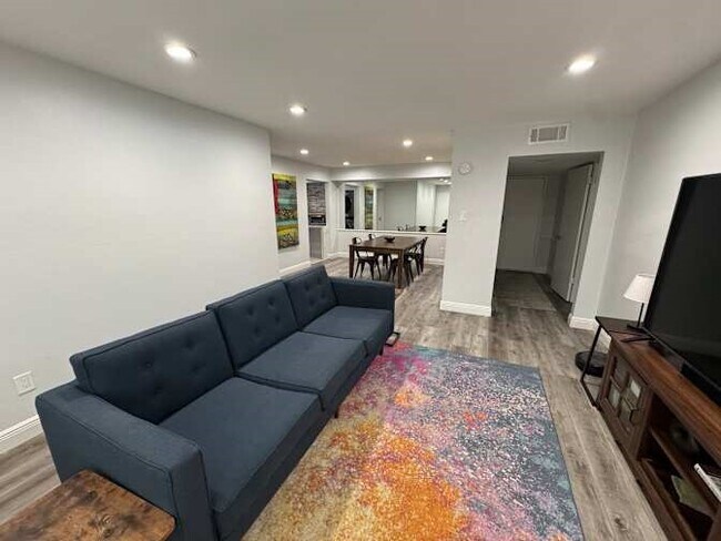 Foto del edificio - 355 N Post Oak Ln