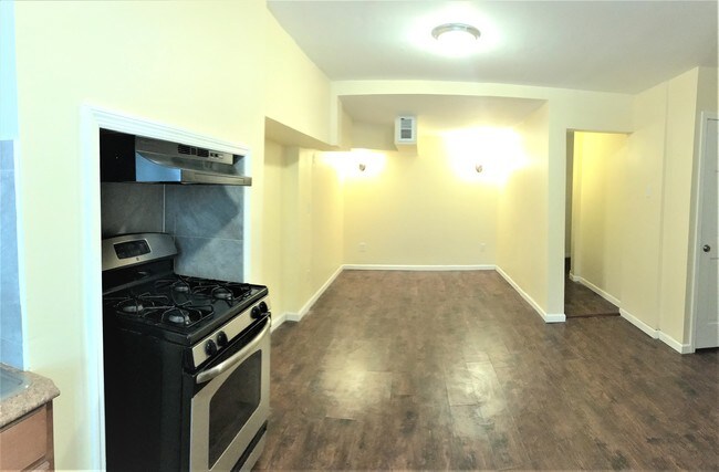 Building Photo - 652 Saint Marks Ave