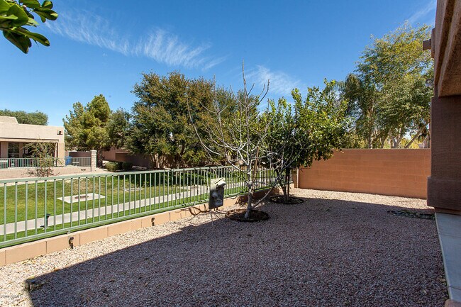 Building Photo - 1448 W Marlin Dr