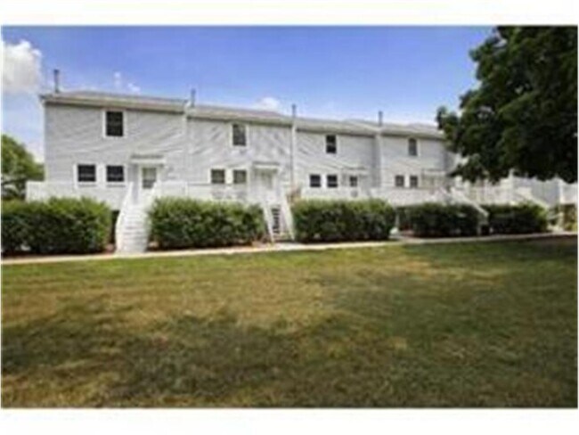 Foto del edificio - 1730 Merrimac Ln N