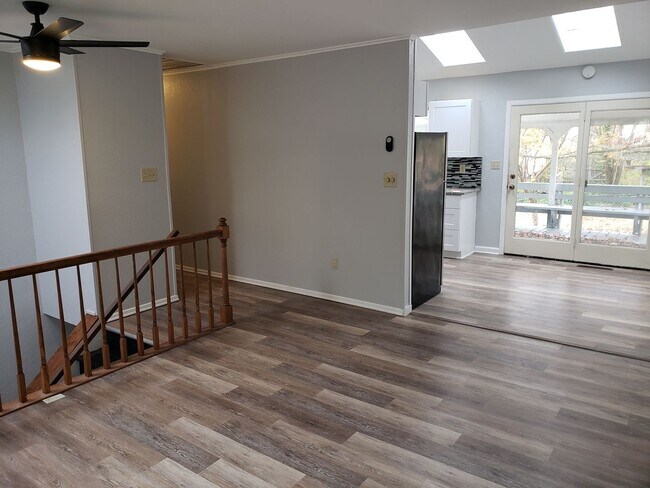 Foto del edificio - Experience Luxury Living at 421 Mary St: A...