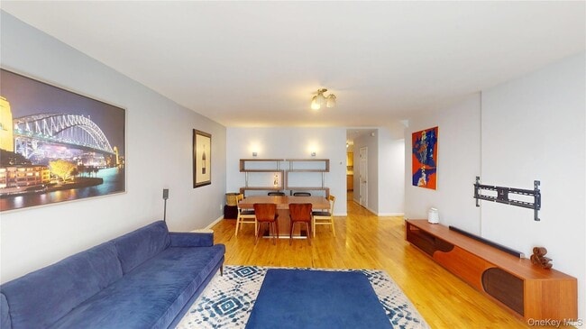 Photo - 67-25 Exeter St Apartment