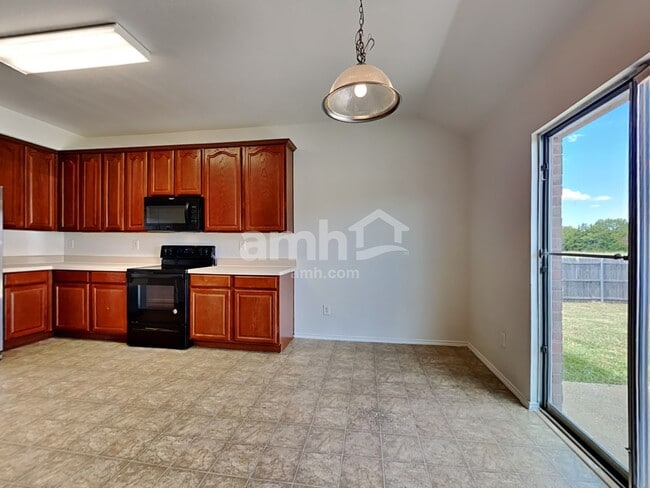 Foto del edificio - 700 Locustberry Dr