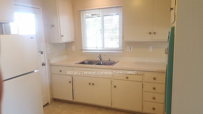Building Photo - 1498 Pompey Dr