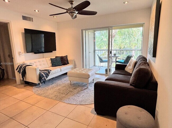 Building Photo - 460 S Park Rd