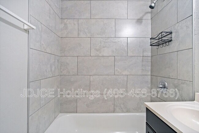 Building Photo - 312 E Jacobs Dr