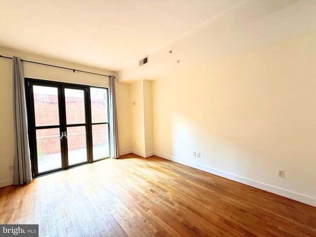 Foto del edificio - 910 M St NW