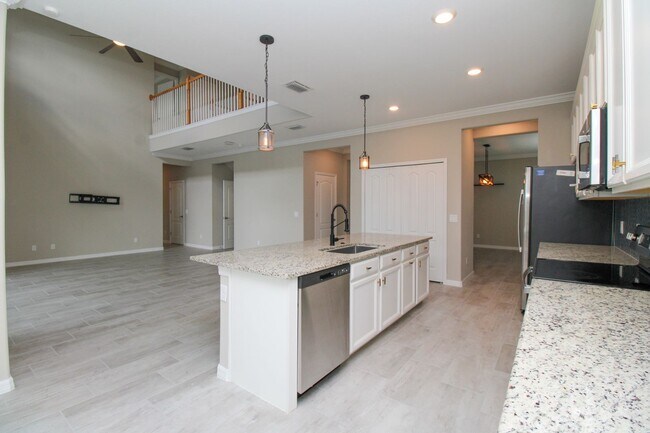 Foto del edificio - ** UNFURNISHED PRIVATE POOL & SPA LARGE HOME ** GATED ** 5 BEDROOMS\4.5 BATH ** ORANGE BLOSSOM RA...