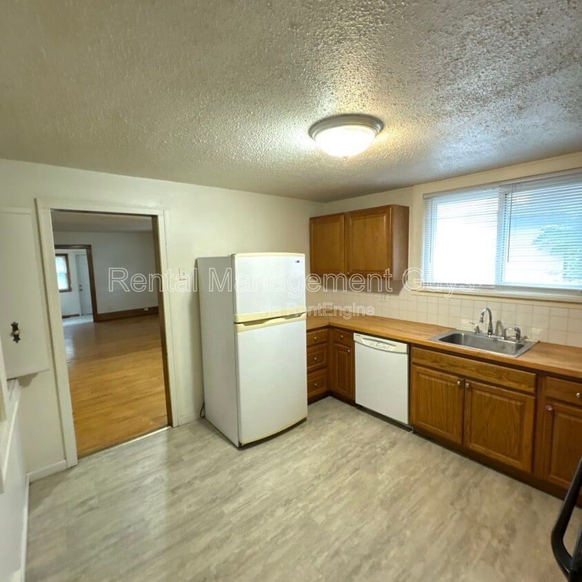 Foto principal - 3955 N Girard Ave