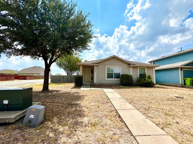 Building Photo - 4 bedroom, 2 bath, 1 story  home in Manor