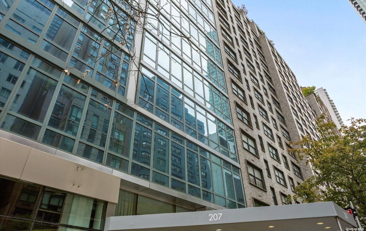 Primary Photo - 207 W 57th St