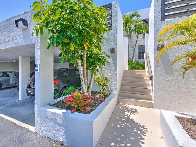 Foto del edificio - 807 Bayport Way