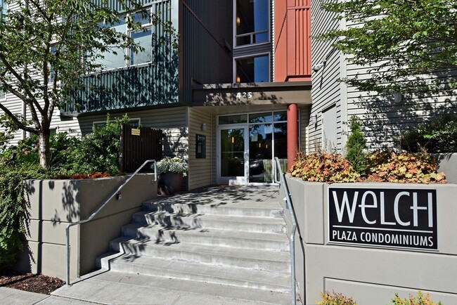 Building Photo - 425 23rd Ave S