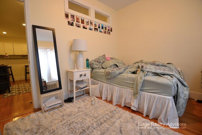 Foto del edificio - 228 Pleasant St