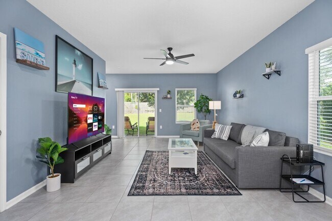 Foto del edificio - 237 Aralia Ln