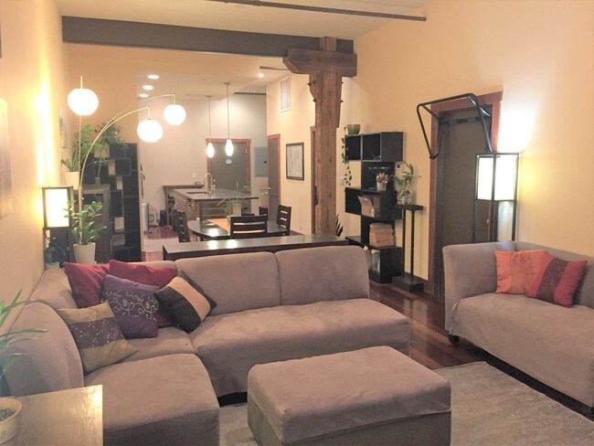 Foto del edificio - 3133 N Lakewood Ave