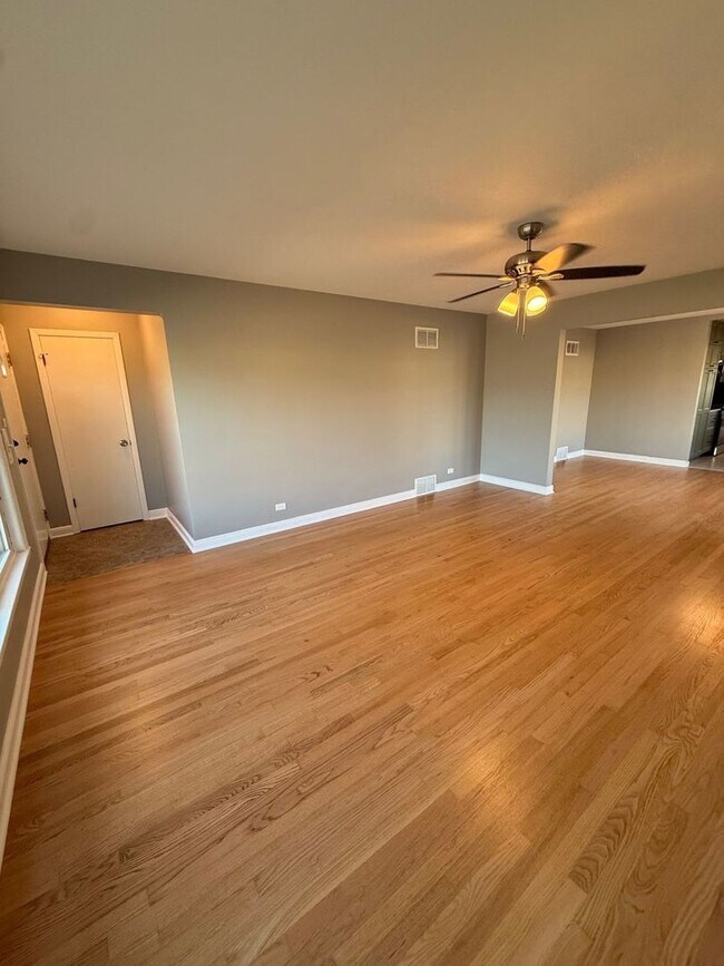 Foto del edificio - 8500 W Carmen Ave