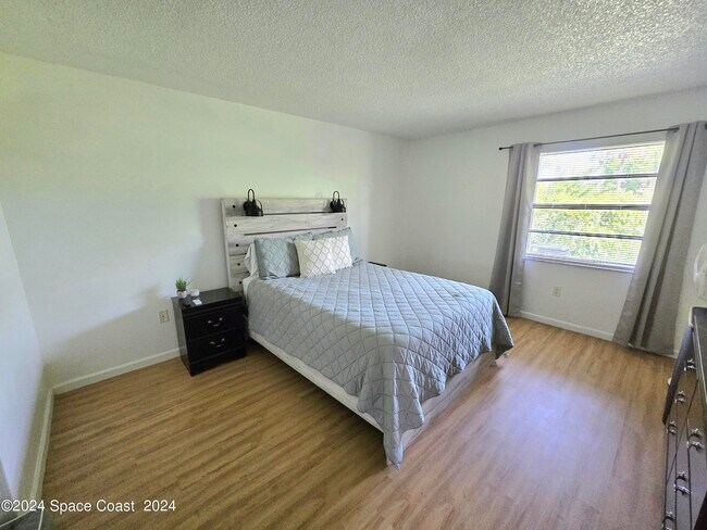 Foto del edificio - 2772 Rhonda Ln