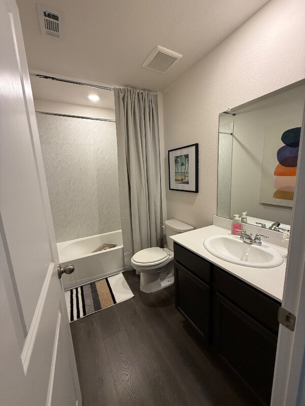Foto del edificio - 1205 Canterbury Ln