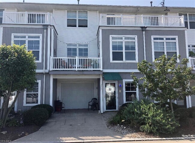 Foto del edificio - 256 E Marina Pkwy