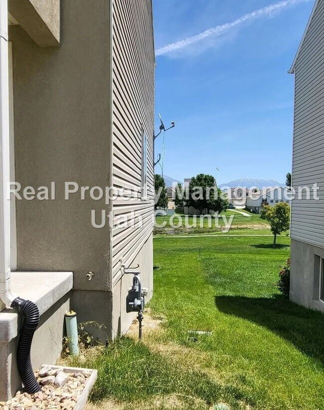 Building Photo - 4 Bedroom Home in Saratoga Springs
