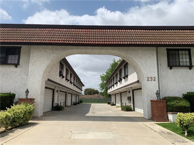Foto del edificio - 232 W Mission Rd