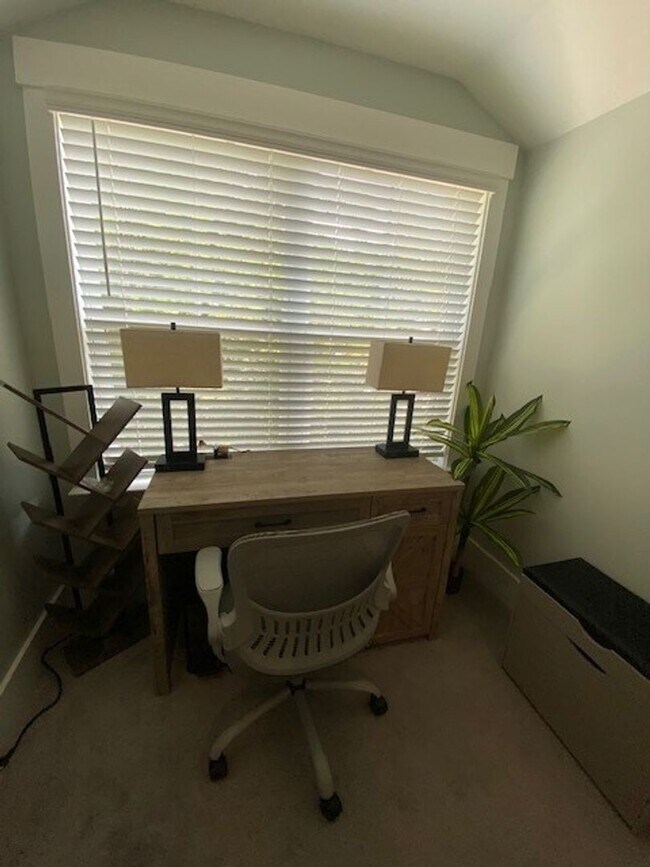 Foto del edificio - 9249 Crossbill Dr