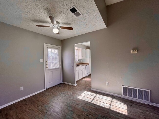 Building Photo - 10409 Golden Meadow Dr