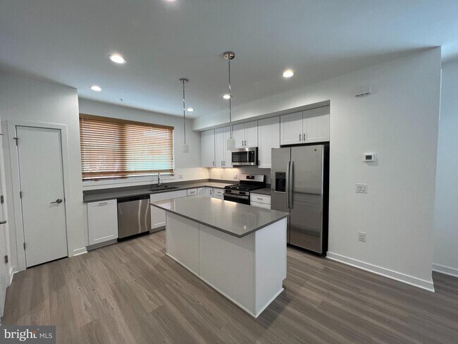 Building Photo - 3119 Riseview Ln