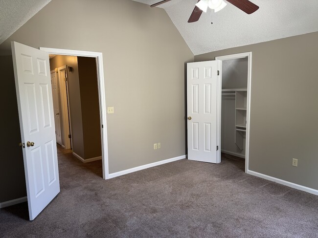 Building Photo - 4704 Sams Pl