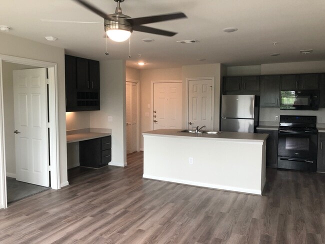 Kitchen / Desk - Huntington at College Station