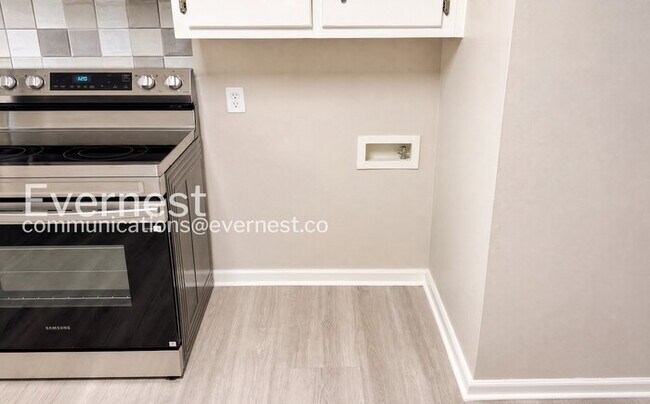 Foto del edificio - 271 Maple Ave