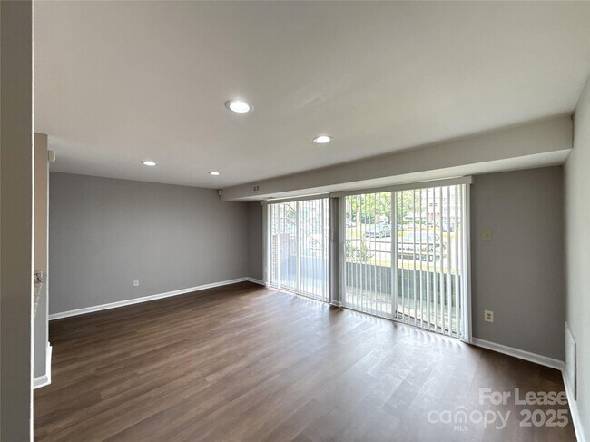 Foto del edificio - 9329 Old Concord Rd