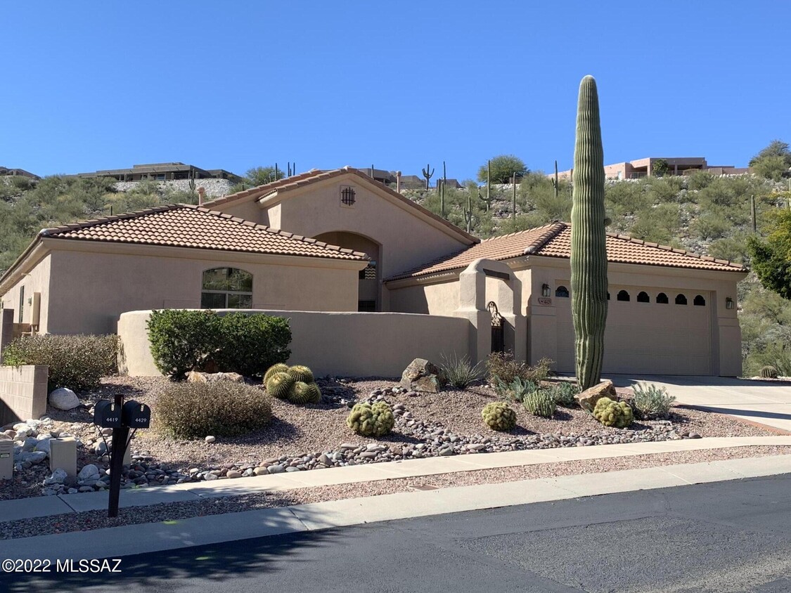 Primary Photo - 4429 N Ocotillo Canyon Dr