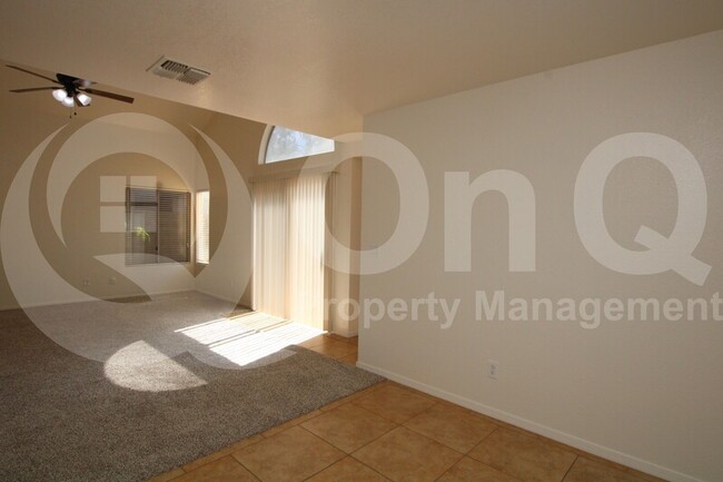 Foto del edificio - 2331 W Park Ave