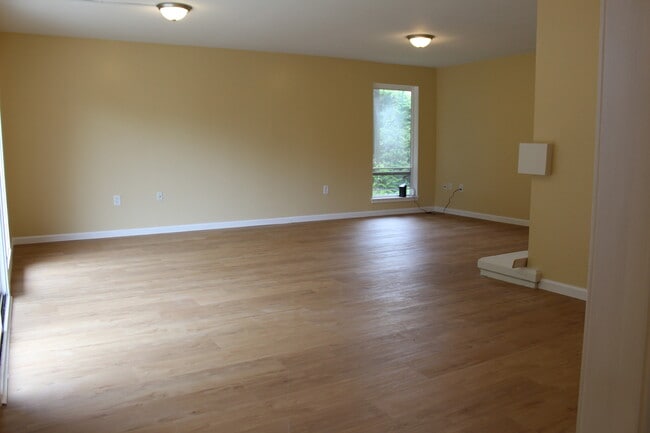 Building Photo - 94 Mallard Dr