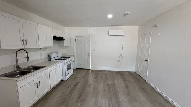 Foto del edificio - 24732 W 4th St