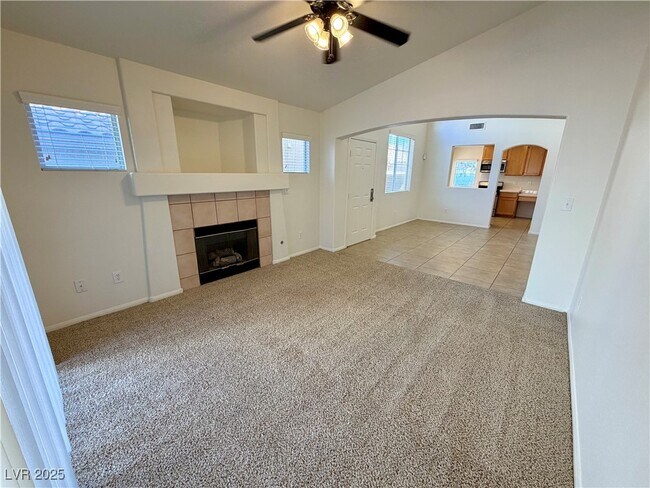 Foto del edificio - 1021 Miradero Ln