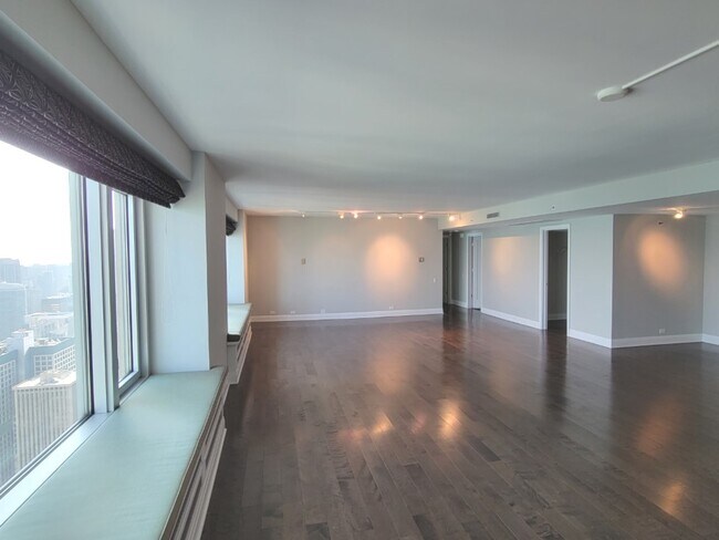 Foto del edificio - 132 E Delaware Pl