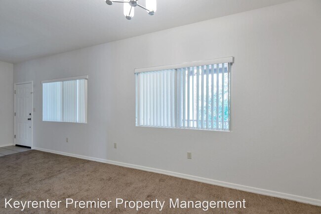 Foto del edificio - 2 br, 2 bath House - 6920 E. 4th Street #209