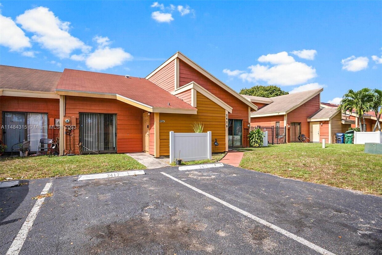 Primary Photo - 2417 NW 55th Terrace