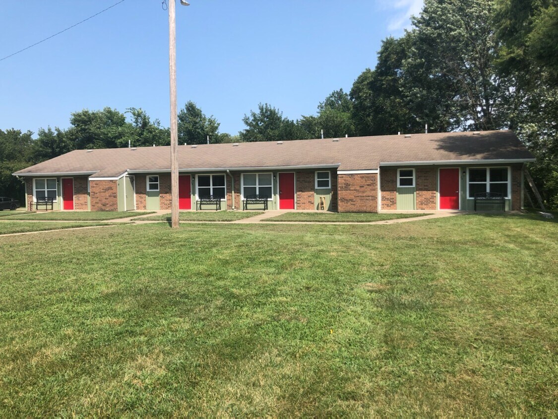 Primary Photo - 504 E Chellis St