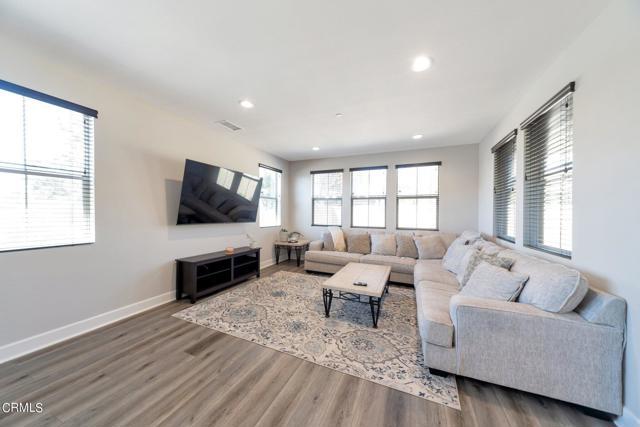 Building Photo - 4993 Rexton Dr